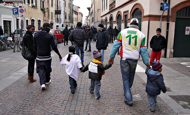 La parresia, i migranti e i seminatori di odio. Lettera aperta a mons. Galantino